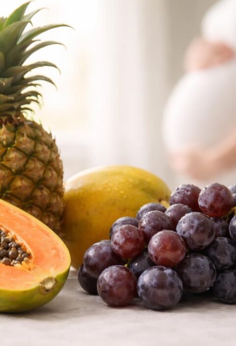 découvrez quels sont les 3 fruits à éviter pendant la grossesse et comprenez leurs impacts sur la santé de la maman et du bébé pour une grossesse sereine.