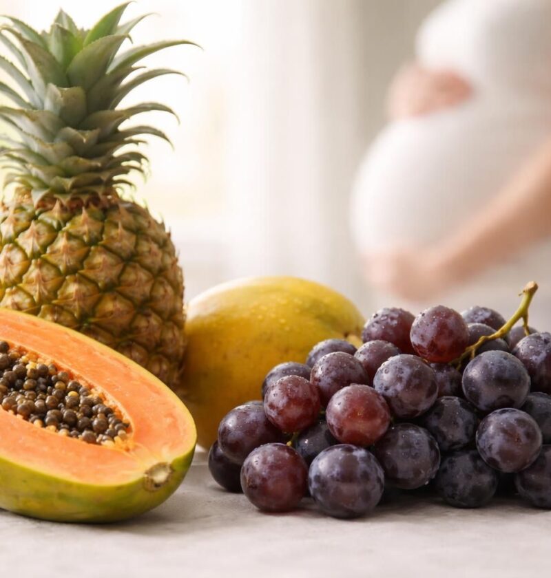 découvrez quels sont les 3 fruits à éviter pendant la grossesse et comprenez leurs impacts sur la santé de la maman et du bébé pour une grossesse sereine.