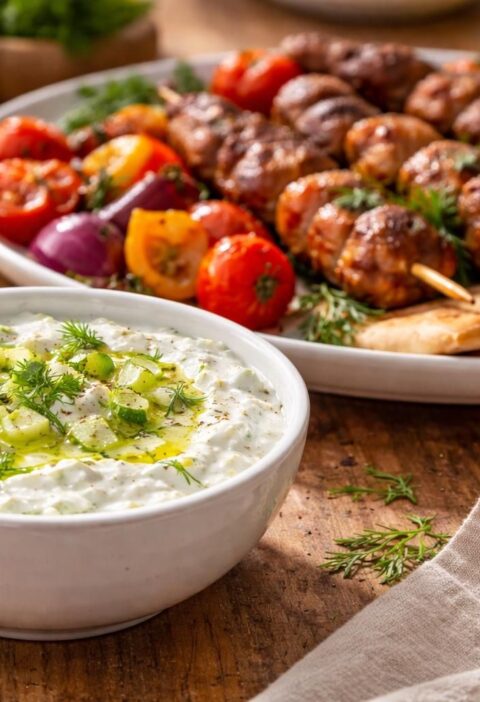 découvrez pourquoi le tzatziki maison de tonbonbon.fr est l'accompagnement idéal pour sublimer tous vos plats avec fraîcheur et authenticité.