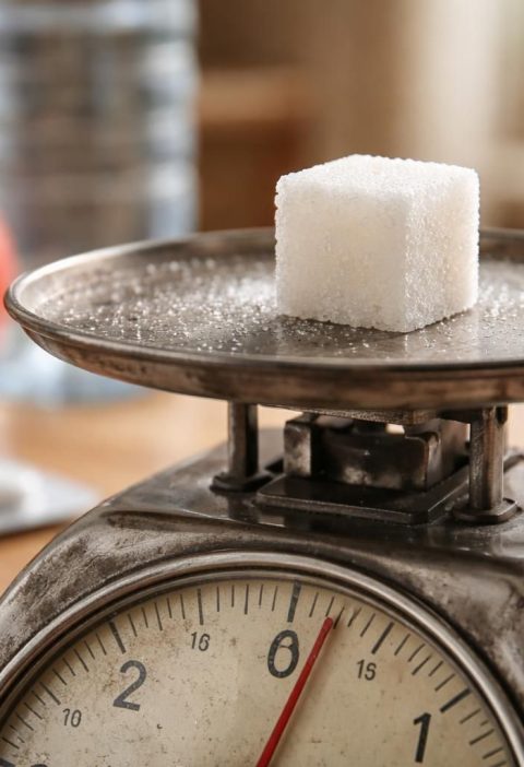 découvrez l'impact exact de la quantité de sucre consommée sur votre santé et apprenez combien de grammes peuvent réellement faire la différence.