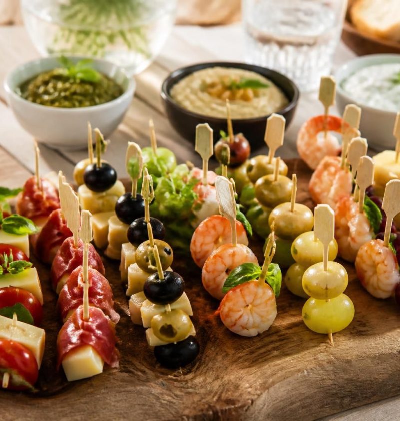 découvrez nos brochettes apéritives originales avec des recettes faciles et rapides à préparer pour surprendre vos invités dès l'apéritif.