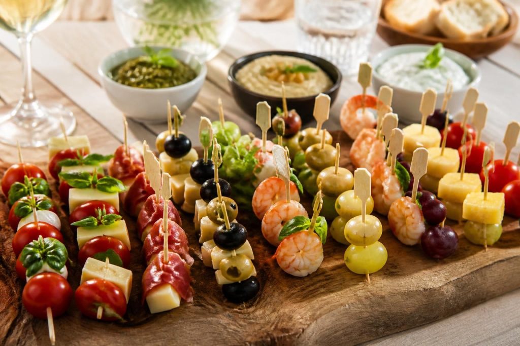 découvrez nos brochettes apéritives originales avec des recettes faciles et rapides à préparer pour surprendre vos invités dès l'apéritif.